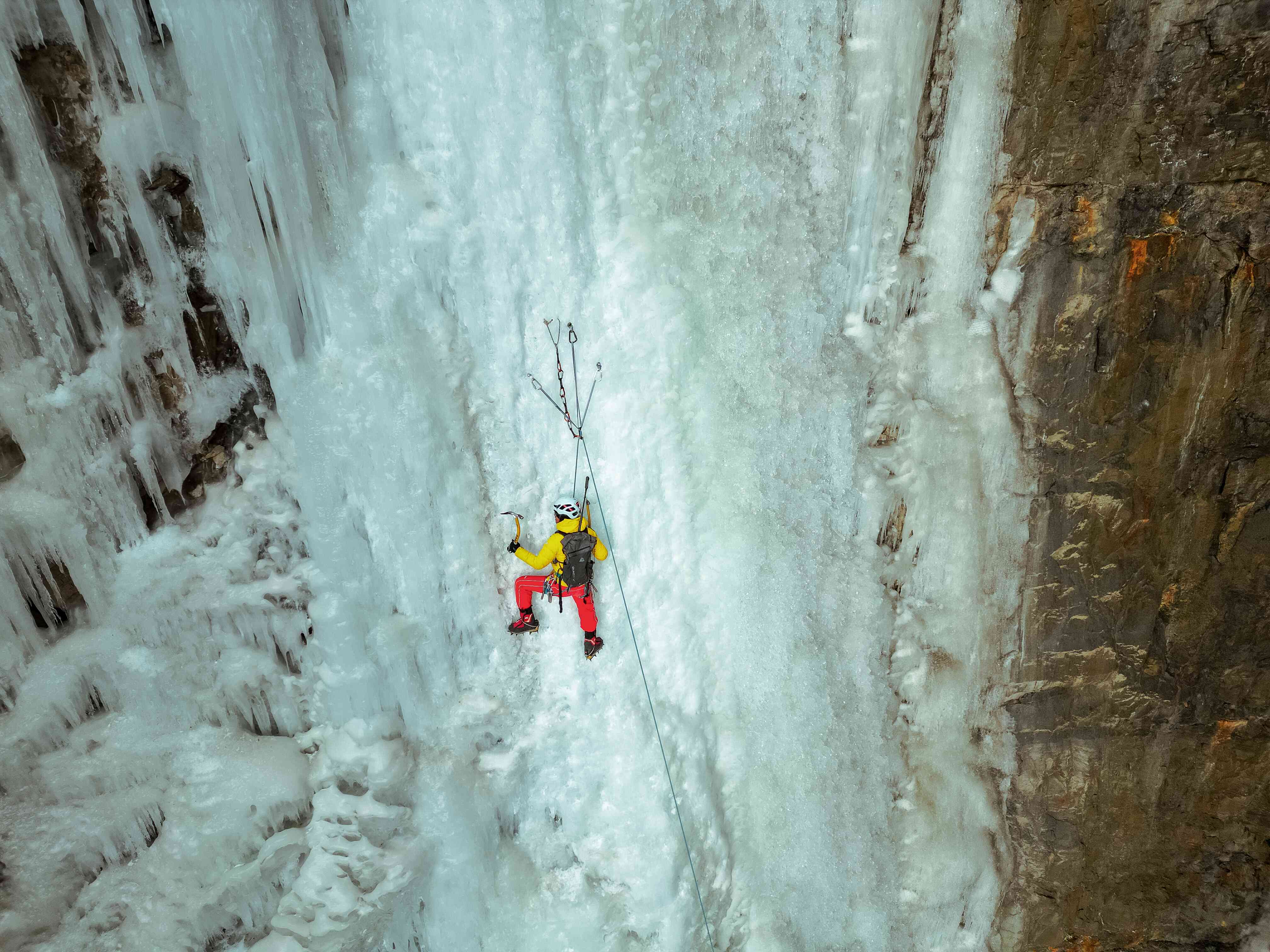 Scenic winter view of Spiti Valley, a prime ice climbing location